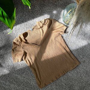 Buff shoulder tshirt